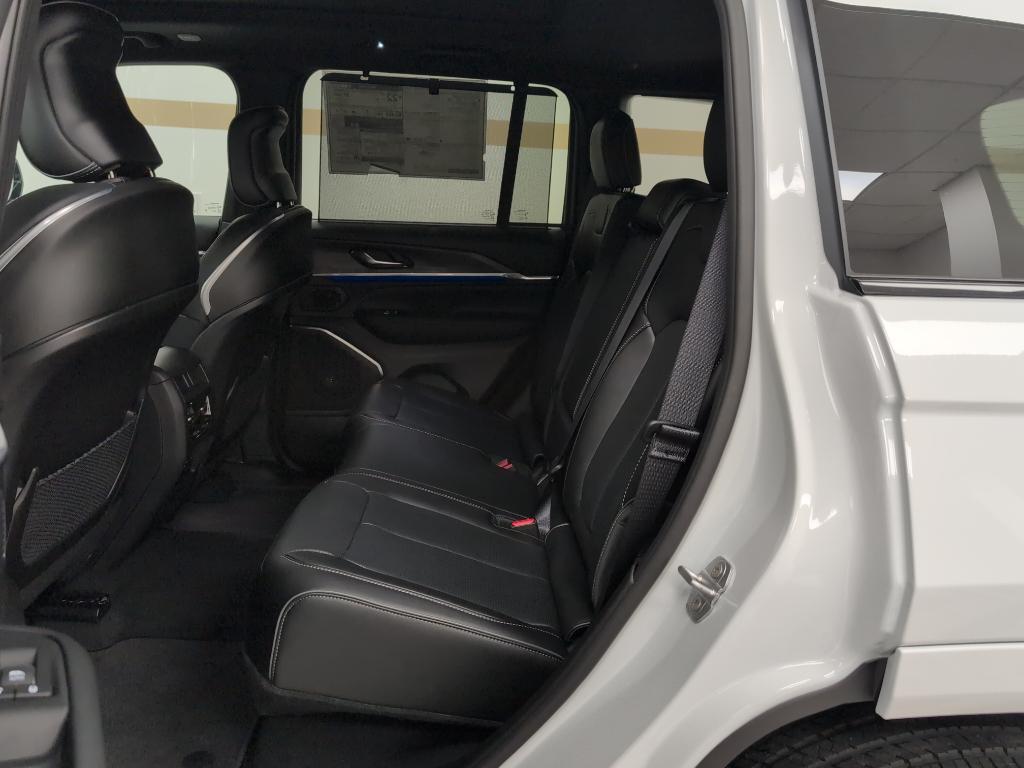 new 2025 Jeep Grand Cherokee car, priced at $59,212