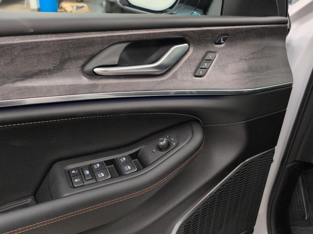 new 2025 Jeep Grand Cherokee car, priced at $59,212