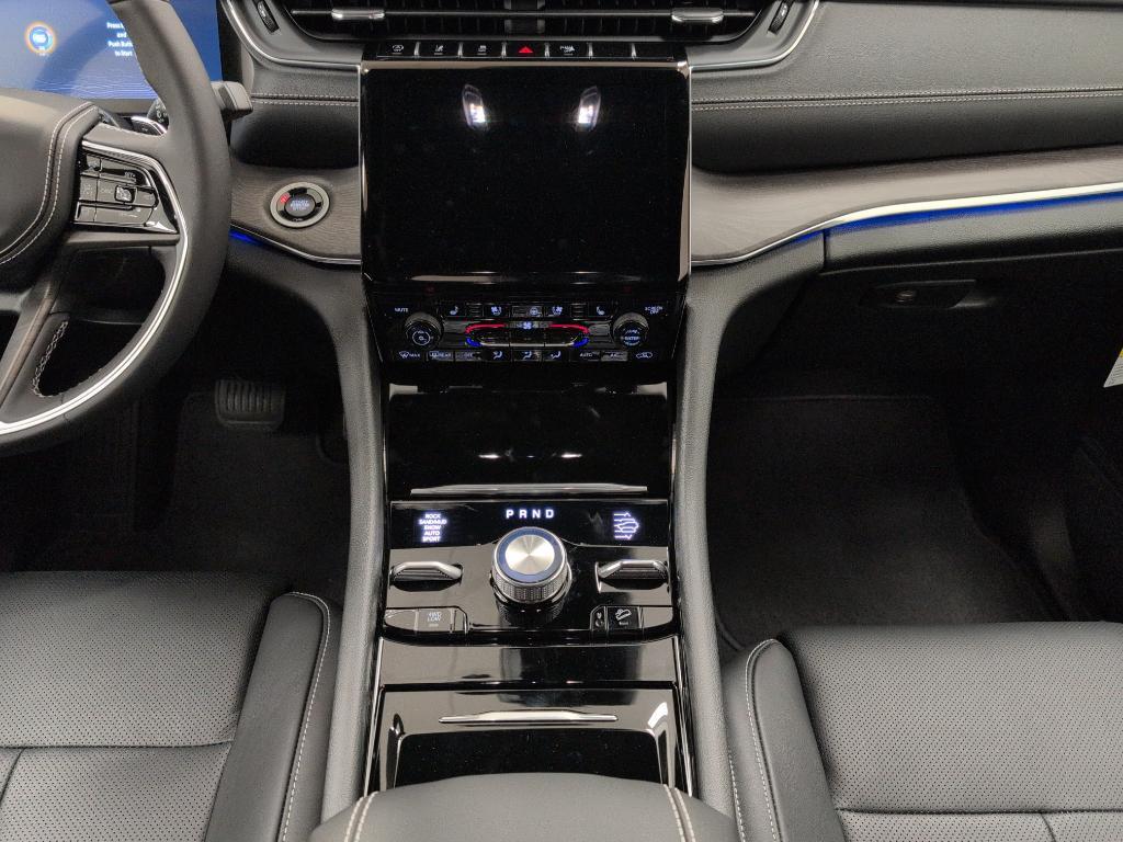 new 2025 Jeep Grand Cherokee car, priced at $59,212