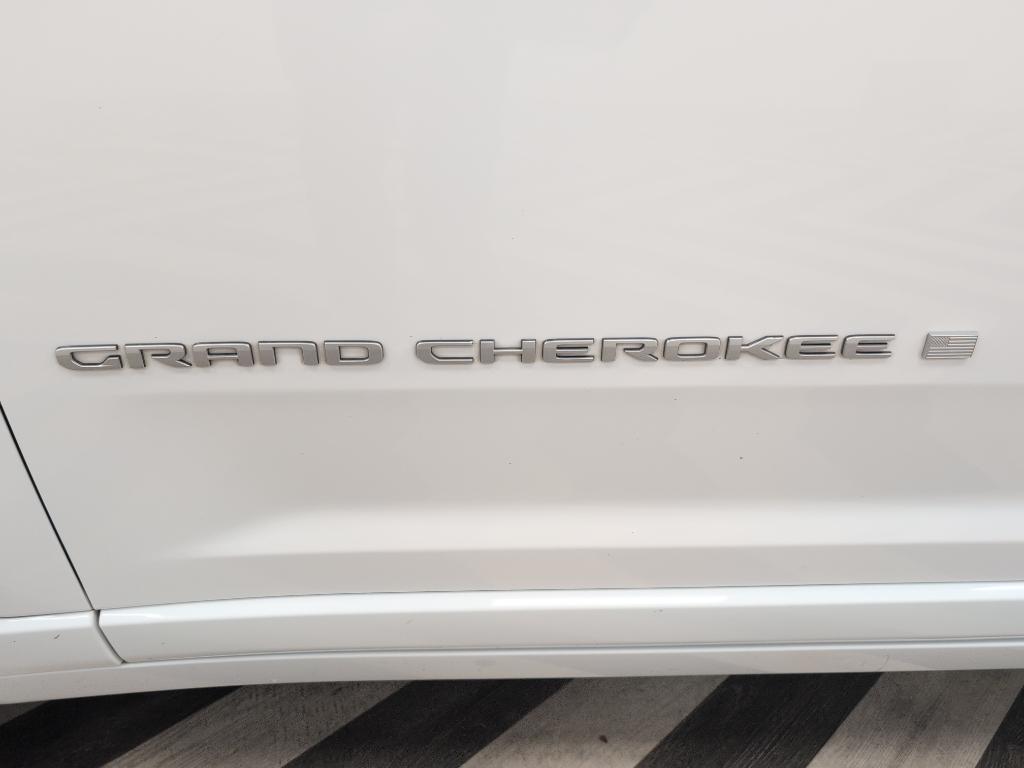 used 2024 Jeep Grand Cherokee car, priced at $38,999