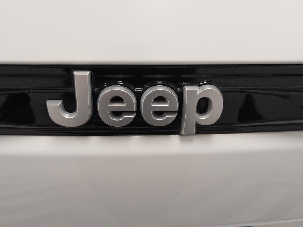 used 2024 Jeep Grand Cherokee car, priced at $38,999