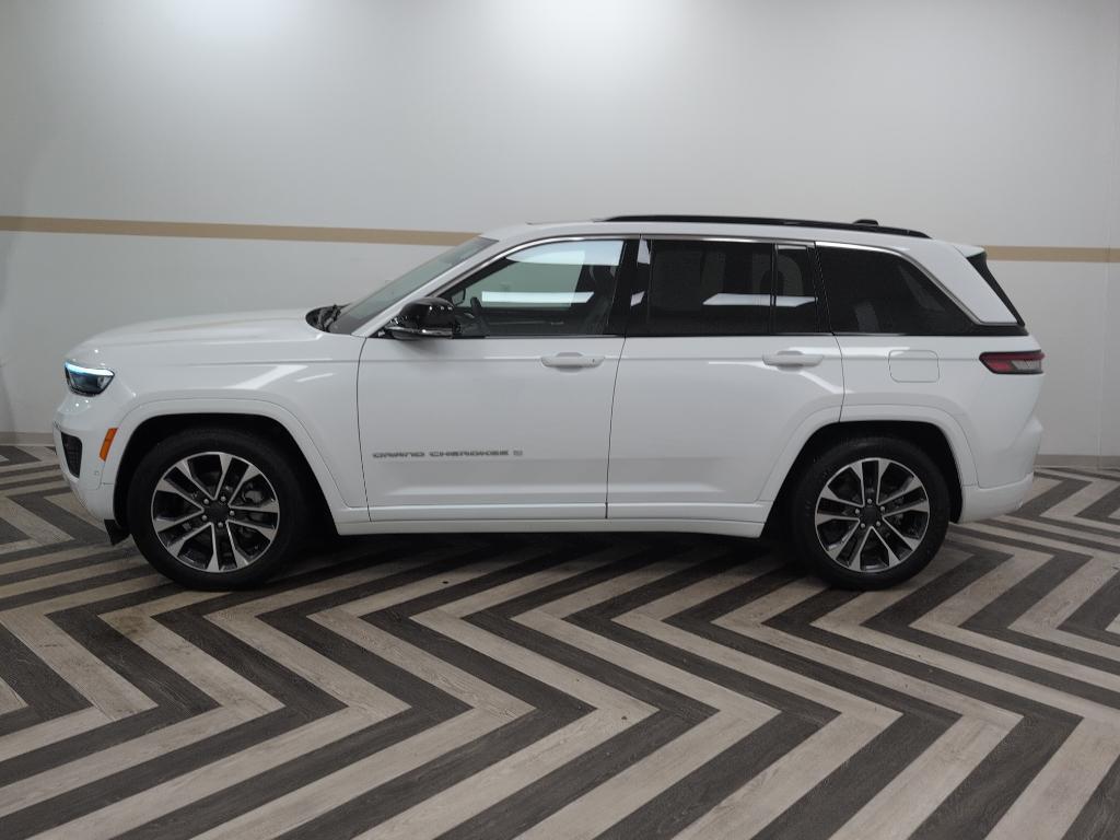 used 2024 Jeep Grand Cherokee car, priced at $38,999