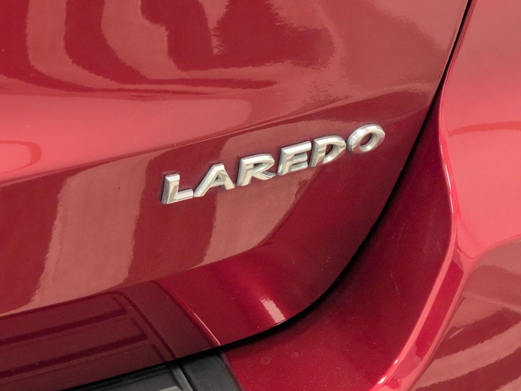 used 2015 Jeep Grand Cherokee car, priced at $14,499