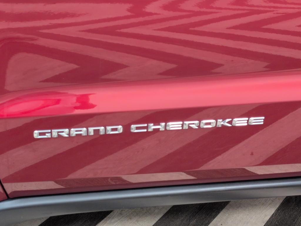 used 2015 Jeep Grand Cherokee car, priced at $14,499