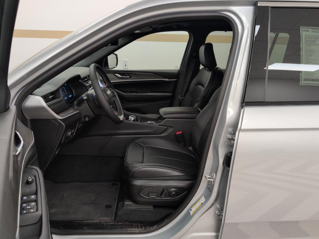 new 2025 Jeep Grand Cherokee L car, priced at $52,085