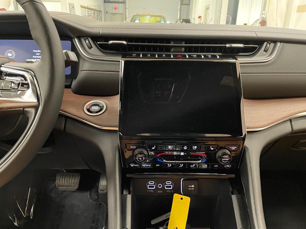 new 2025 Jeep Grand Cherokee car, priced at $60,838