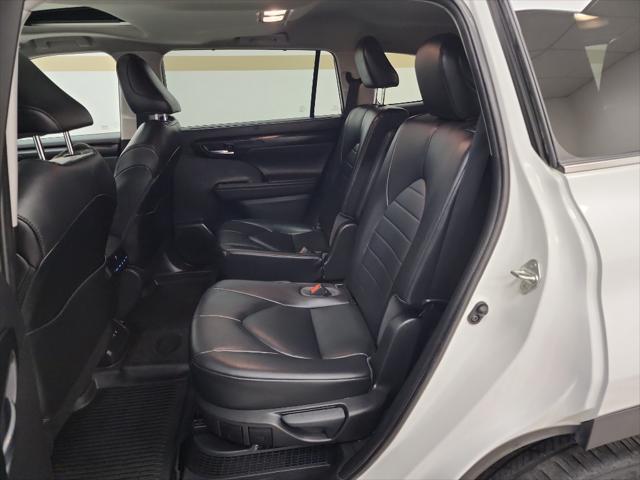 used 2020 Toyota Highlander Hybrid car, priced at $34,599