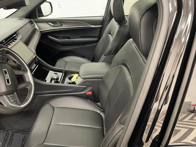 new 2025 Jeep Grand Cherokee car, priced at $49,108