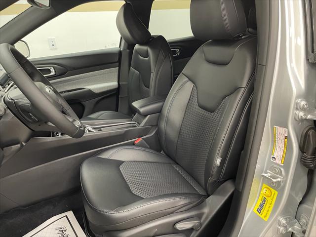 new 2025 Jeep Compass car, priced at $28,723