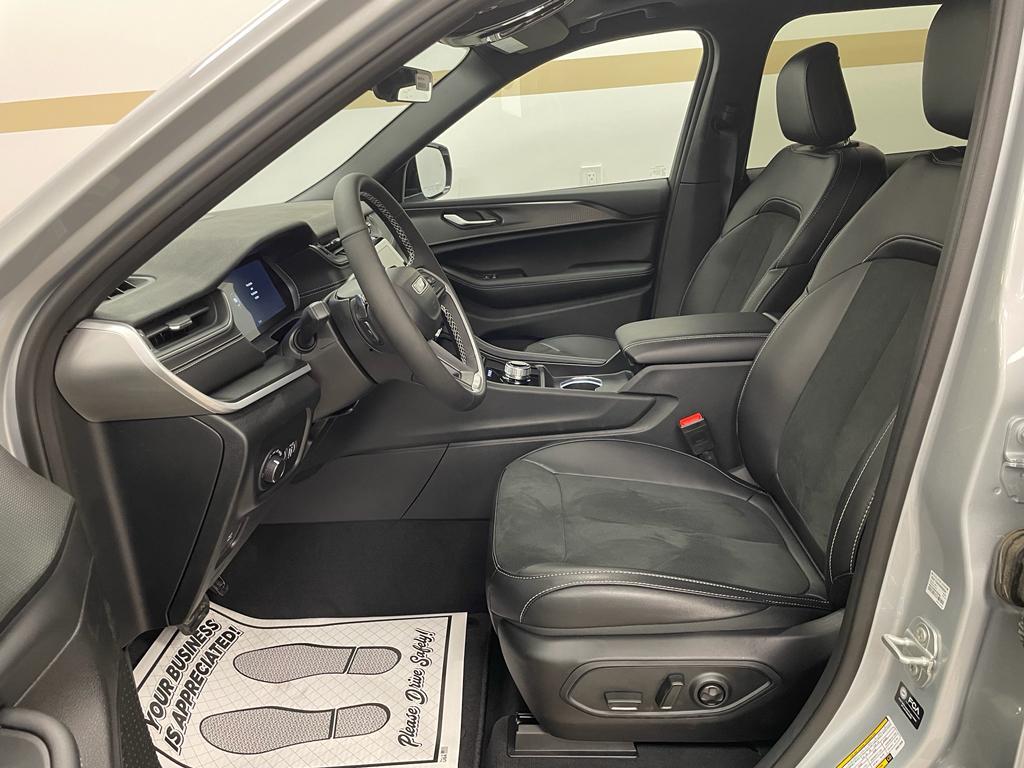 new 2025 Jeep Grand Cherokee L car, priced at $46,417