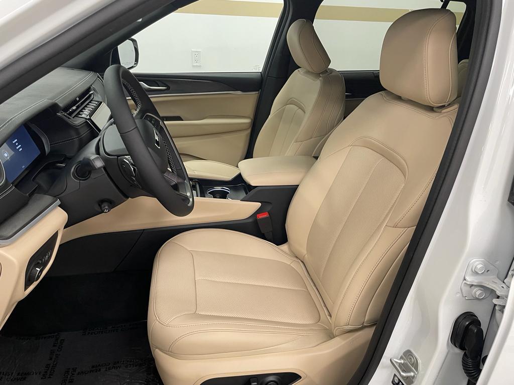 new 2025 Jeep Grand Cherokee L car, priced at $51,549