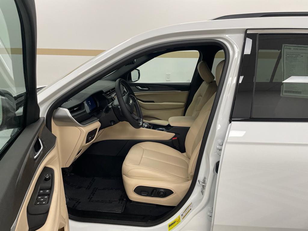 new 2025 Jeep Grand Cherokee L car, priced at $51,549