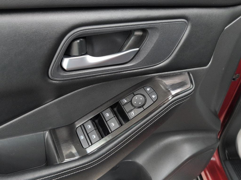 used 2025 Nissan Rogue car, priced at $25,799
