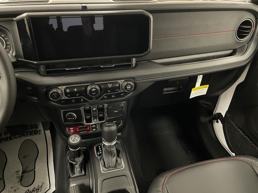 new 2025 Jeep Gladiator car, priced at $55,866
