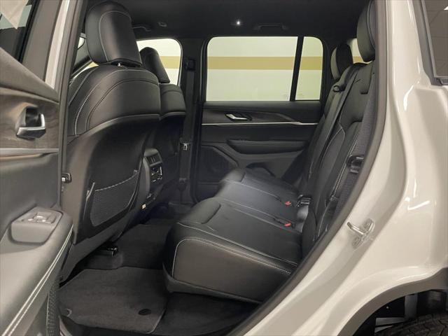 new 2025 Jeep Grand Cherokee car, priced at $44,097