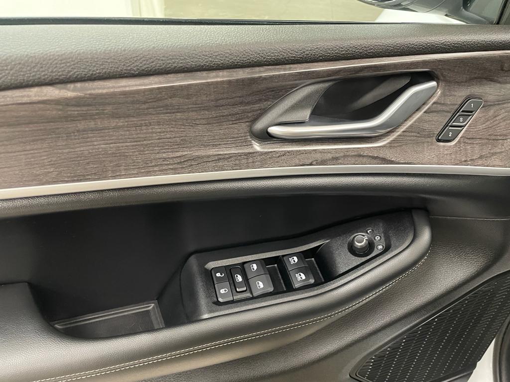 used 2024 Jeep Grand Cherokee L car, priced at $34,899