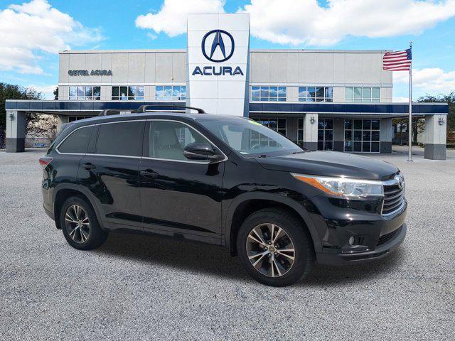 used 2016 Toyota Highlander car, priced at $19,612