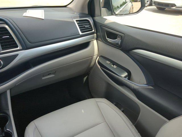 used 2016 Toyota Highlander car, priced at $19,612