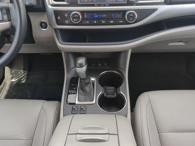 used 2016 Toyota Highlander car, priced at $19,612