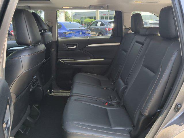 used 2019 Toyota Highlander car, priced at $22,714