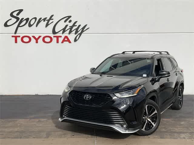 used 2021 Toyota Highlander car, priced at $35,248