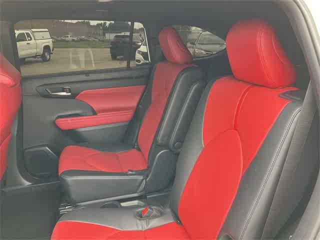 used 2024 Toyota Highlander car, priced at $45,324