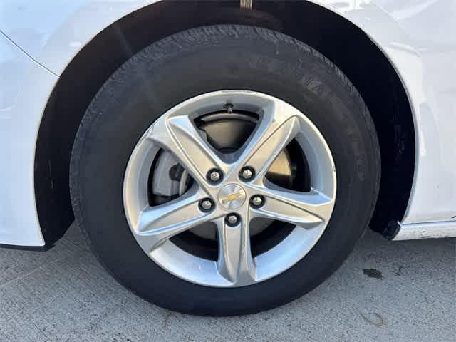 used 2024 Chevrolet Malibu car, priced at $19,128