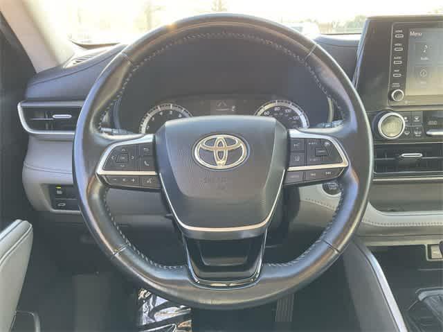 used 2021 Toyota Highlander car, priced at $27,960