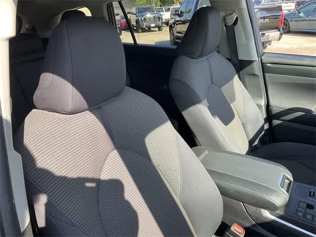 used 2023 Toyota Highlander car