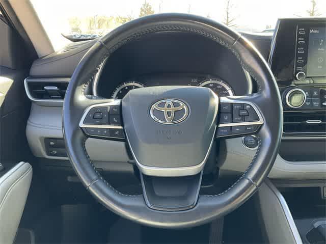 used 2022 Toyota Highlander car, priced at $34,255