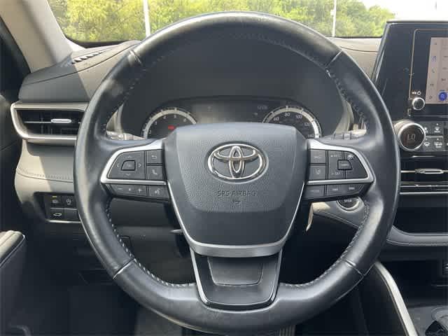 used 2023 Toyota Highlander car, priced at $29,333