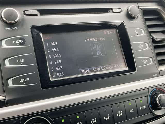 used 2019 Toyota Highlander car, priced at $19,286
