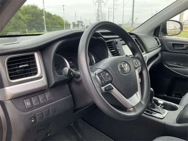 used 2019 Toyota Highlander car, priced at $19,286