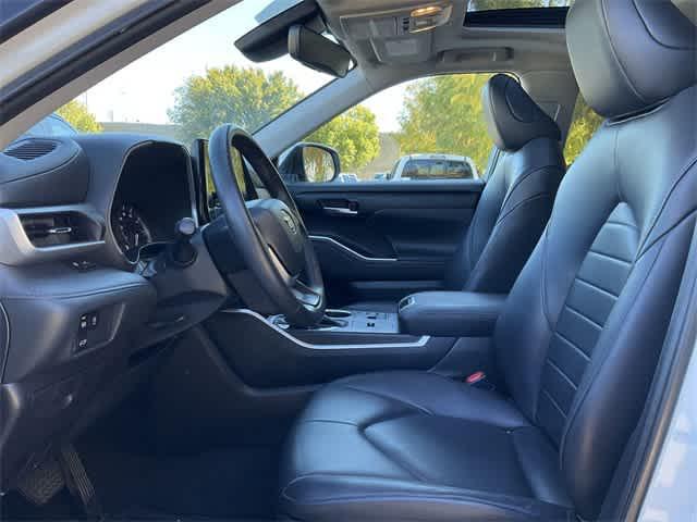 used 2023 Toyota Highlander car, priced at $37,469