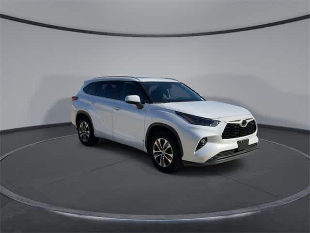 used 2023 Toyota Highlander car, priced at $37,469