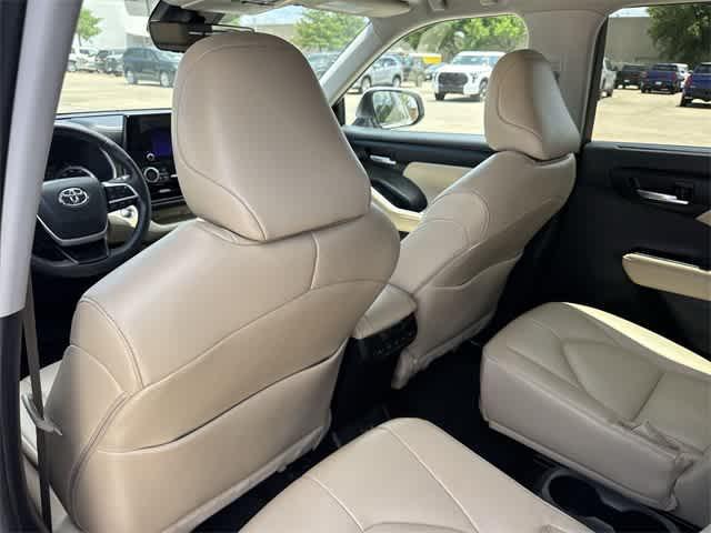 used 2023 Toyota Highlander Hybrid car, priced at $35,918