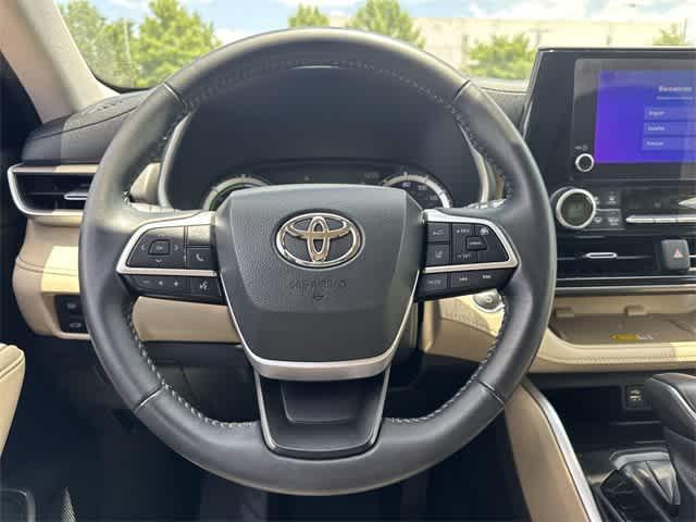used 2023 Toyota Highlander Hybrid car, priced at $35,918