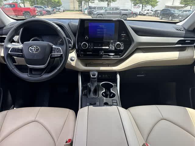used 2023 Toyota Highlander Hybrid car, priced at $35,918