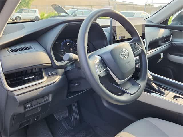 used 2025 Toyota Highlander car, priced at $42,722