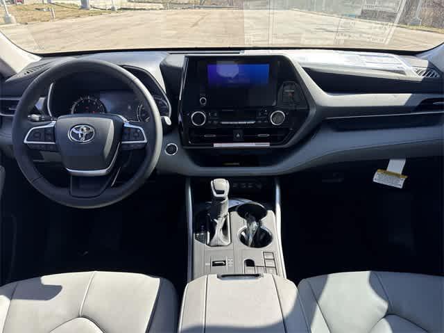 new 2025 Toyota Highlander car, priced at $46,642