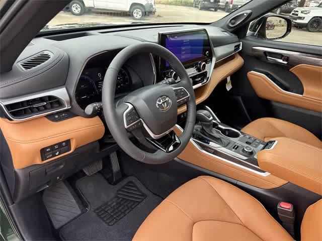 new 2025 Toyota Highlander car, priced at $54,672