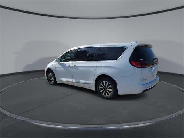 used 2022 Chrysler Pacifica Hybrid car, priced at $25,024