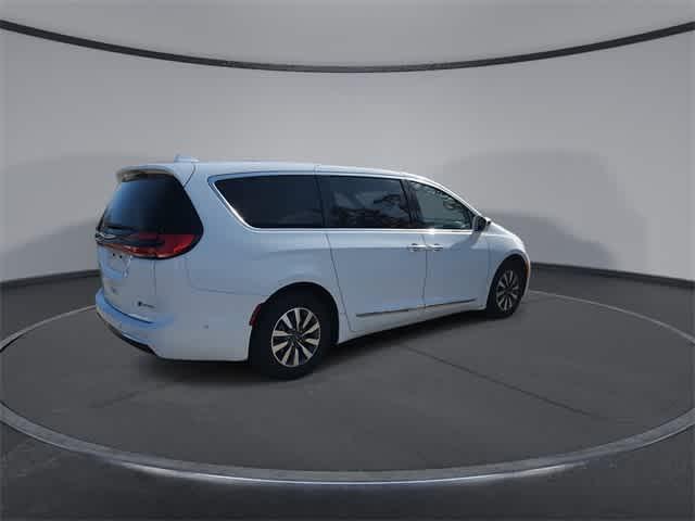 used 2022 Chrysler Pacifica Hybrid car, priced at $25,024