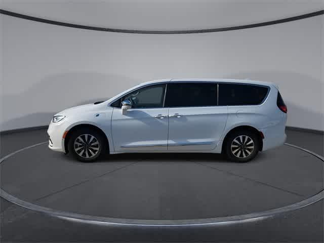 used 2022 Chrysler Pacifica Hybrid car, priced at $25,024