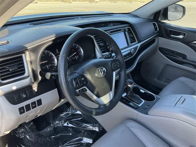 used 2016 Toyota Highlander car, priced at $22,569