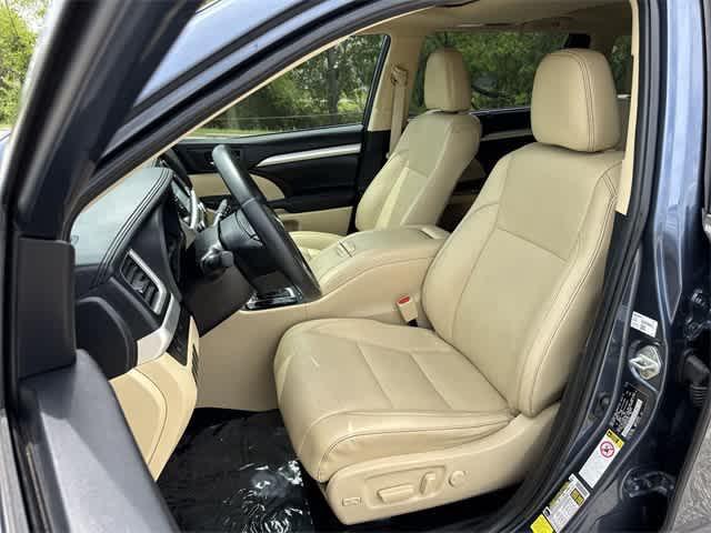 used 2019 Toyota Highlander car