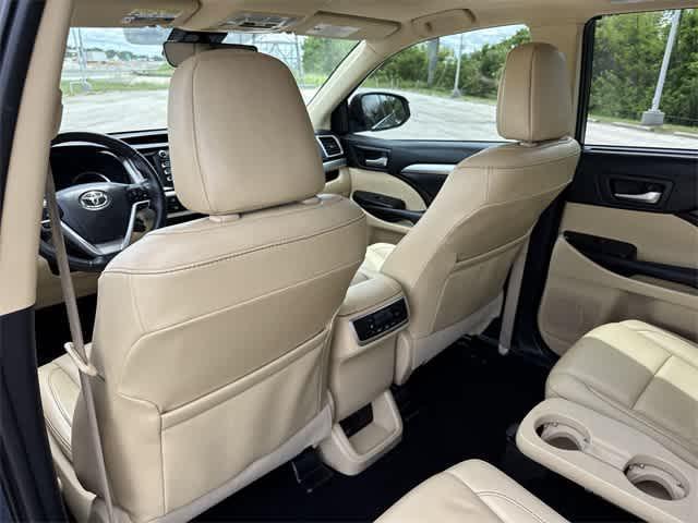 used 2019 Toyota Highlander car