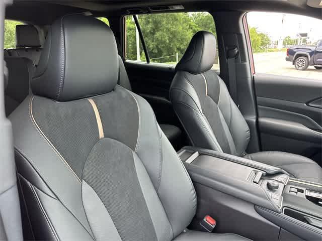 new 2025 Toyota Grand Highlander Hybrid car, priced at $62,143