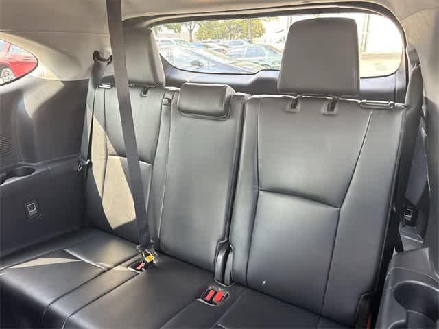 used 2023 Toyota Highlander car, priced at $32,894