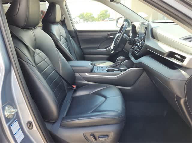 used 2020 Toyota Highlander car, priced at $23,876